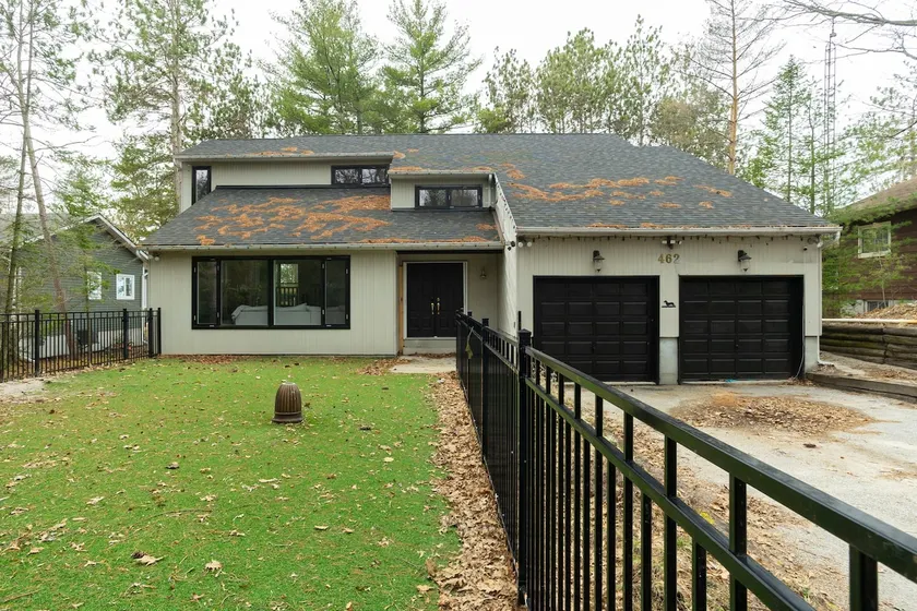 Beachfront Cottage: Private Beach, Hot Tub - Image 1
