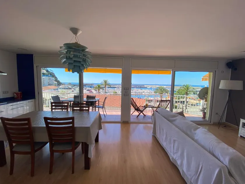 FACING THE SEA, with a large terrace and close to downtown - Image 1
