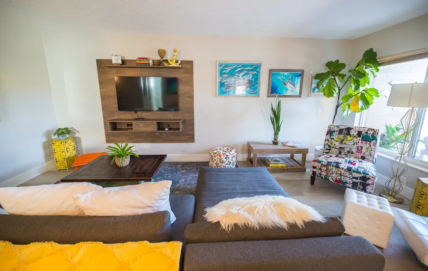 IN THE HEART OF SUNNY POMPANO BEACH - Image 1