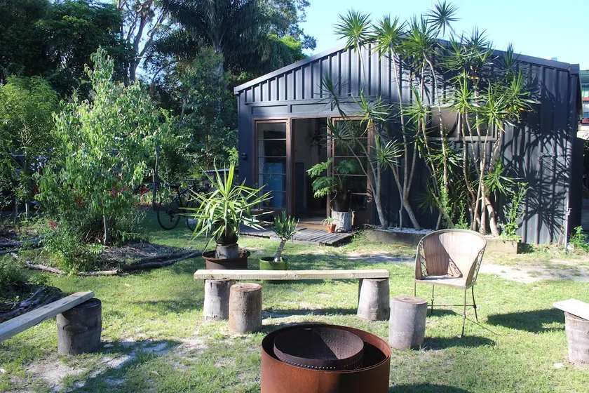 Romantic rustic garden studio w indoor fireplace - Image 1