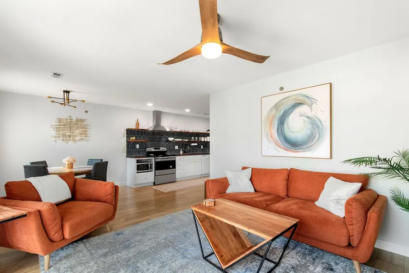 The Luma House - Modern Lakeview Condo w/ Slip - Image 1
