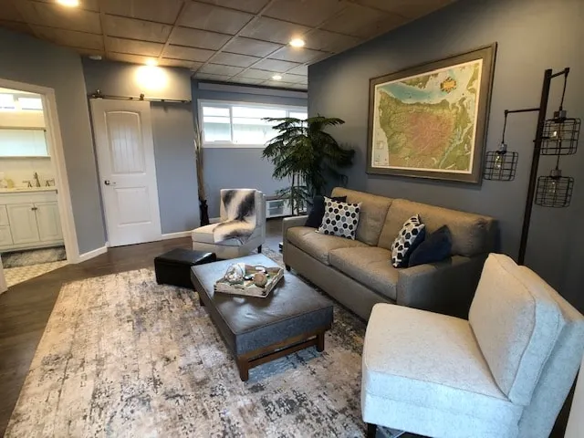 Adorable quiet guest house close to bike trail. - Image 1