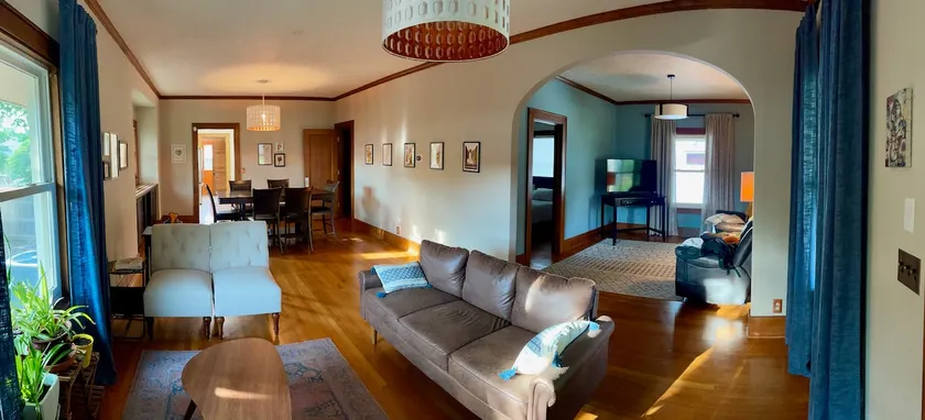 Charming Bungalow - Centrally Located - Image 1