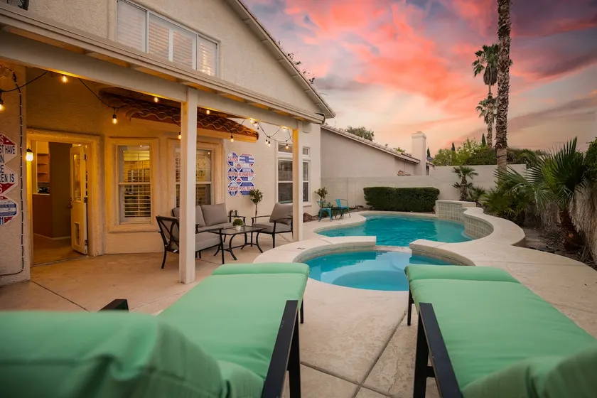 ❤️New 4BR/3Ba with Pool, 9 miles to LV Strip! - Image 1
