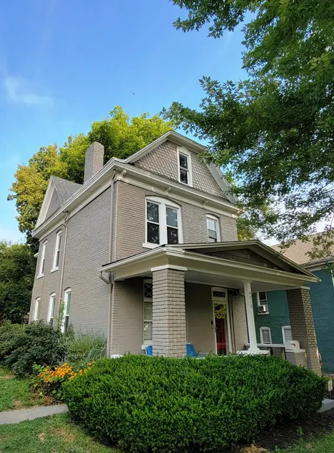 Historic 155 y/o 3-bedroom KC house with hot tub. - Image 1