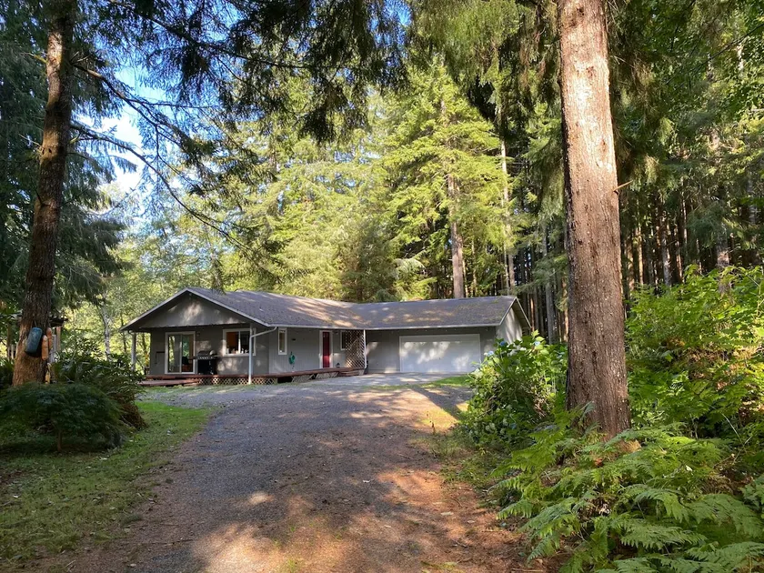 Cozy rainforest getaway - riverfront - Image 1