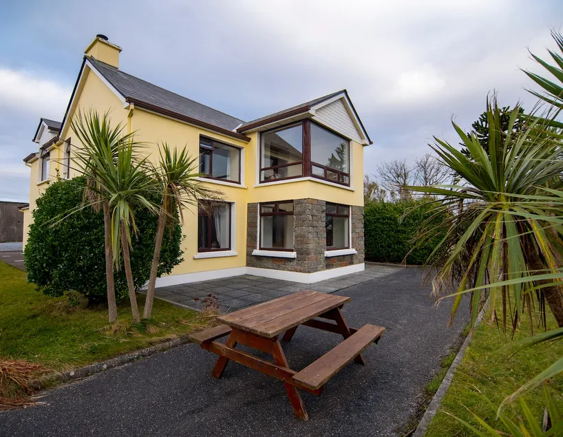 Inch View House, Cromane - Image 1