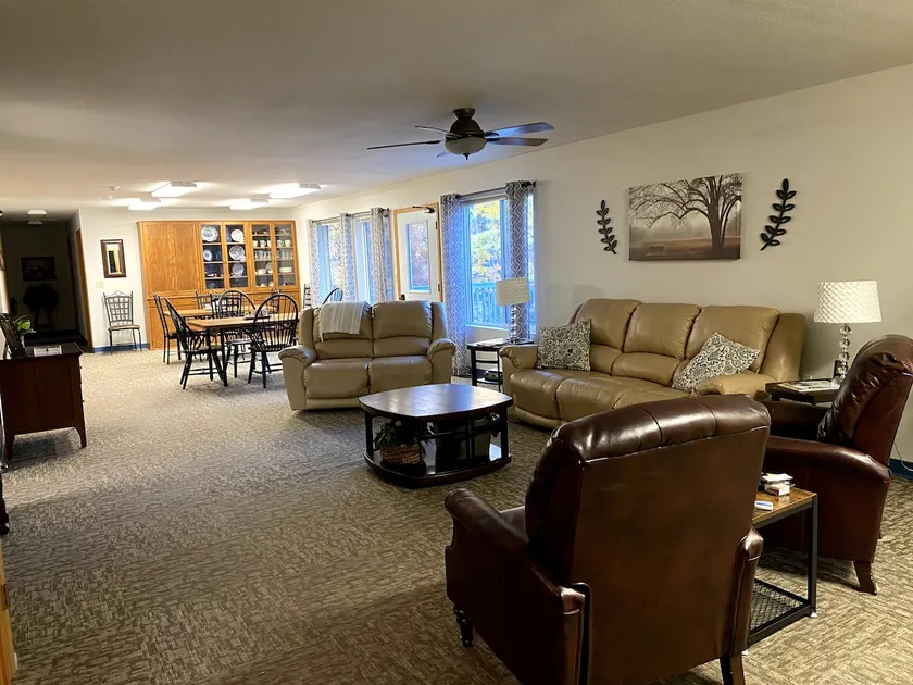 10 bedrooms, ALL w/private half baths! Sleeps 20 - Image 1