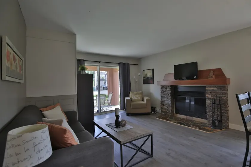 Condo club azur Magog for your family legal - Image 1