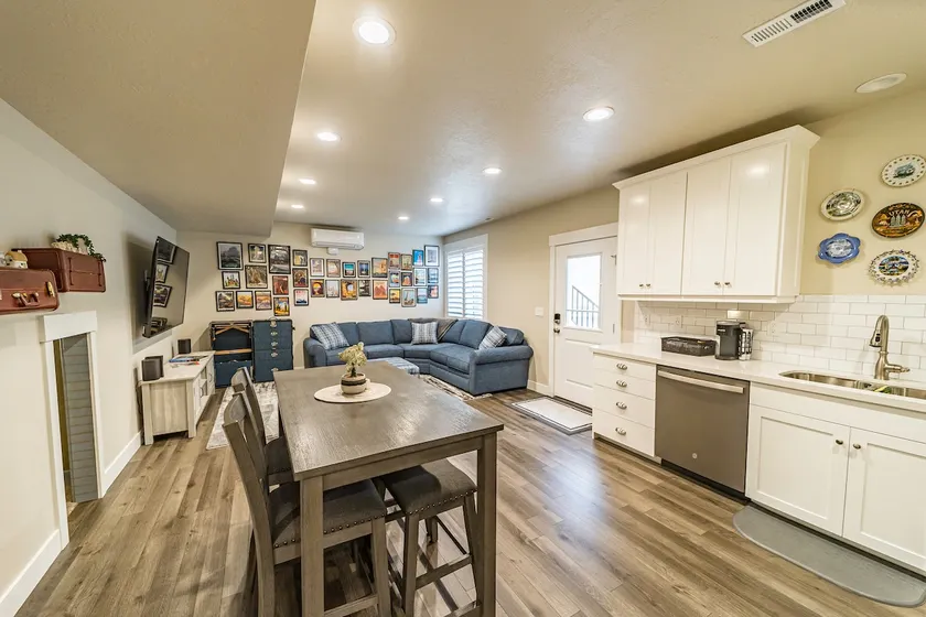 Packer's Pad—Apartment w/ Private Entry Built 2021 - Image 1