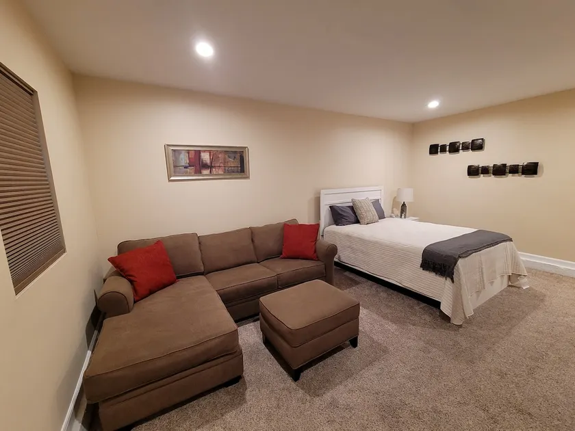 Stunning Private Entrance 2bd/1ba Suite - Image 1