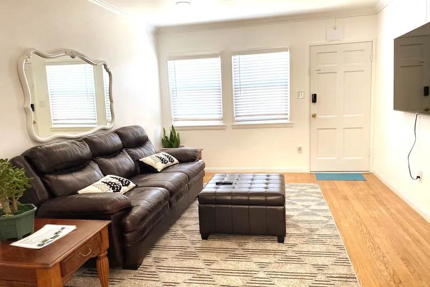 Spacious 2+1 home - Image 1