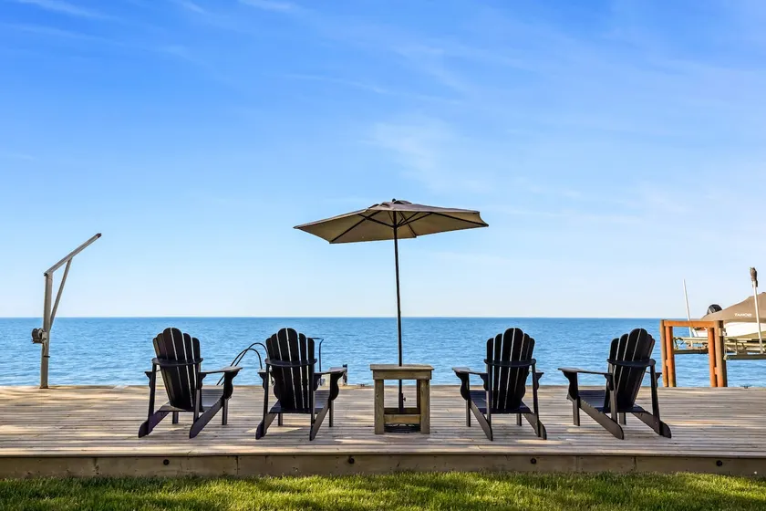 Lakeshore Park lakeside getaway. - Image 1