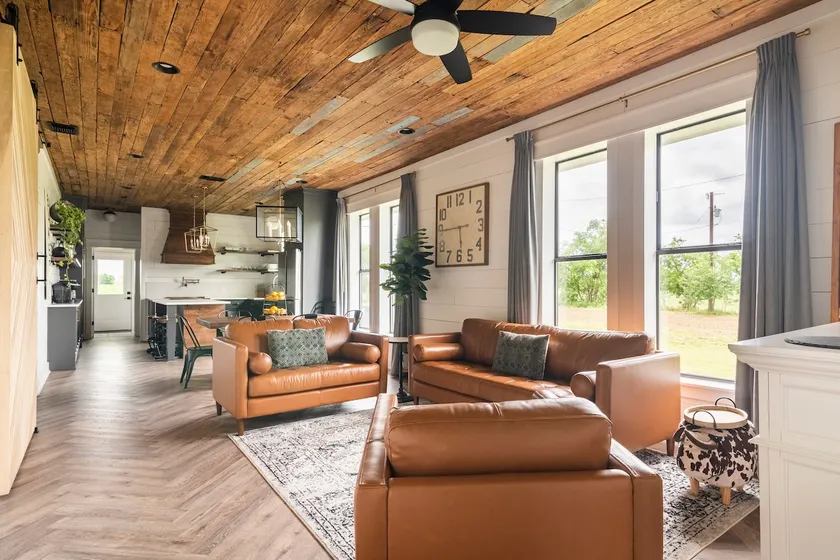 Gil Haus Farm: 2 King-Size Beds, 20 minutes from Austin/COTA/Tesla - Image 1