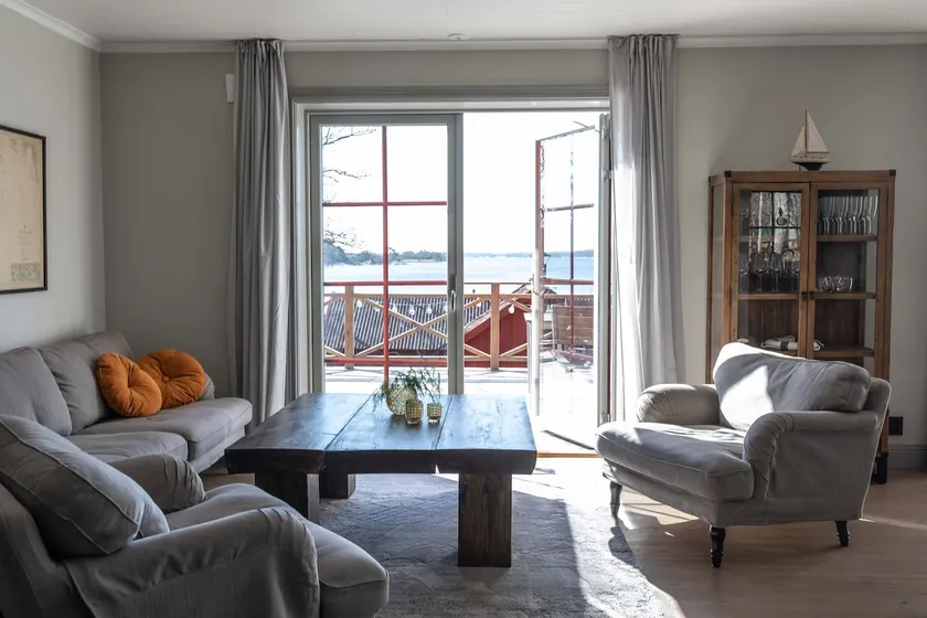 The archipelago villa, Bröllopsviken - Image 1