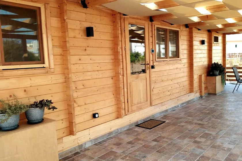 Fillip wooden house - Image 1