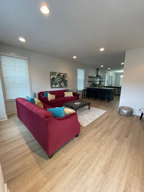 Stylish 3-bedroom home near the Zoo - Image 1