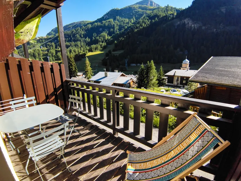 Apartment with large balcony and nice view - Image 1