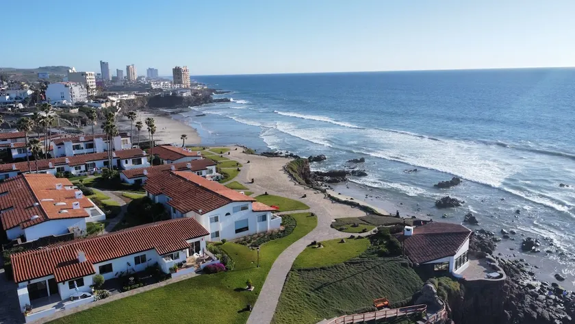 Relaxing Rosarito Villa – Steps to the Beach - Image 1