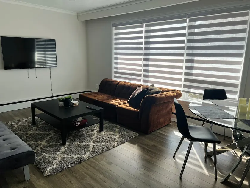 Suite Minutes to Toronto Pearson Airport! - Image 1