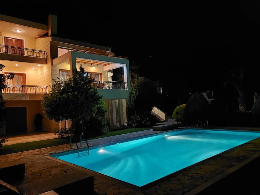 Seaside Villa Lagonisi - Image 1
