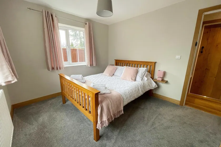 The Willows- 2 Bedroom Ground Floor Cottage - Image 1