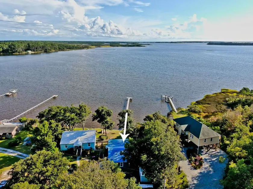 ”Once Upon A Tide” Waterfront cottage - Image 1