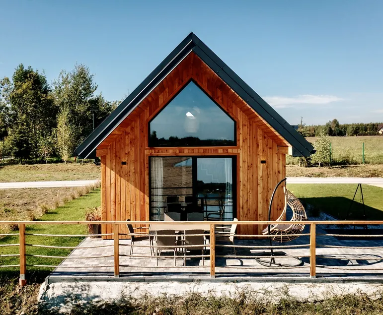 Lakefront beach house - Image 1