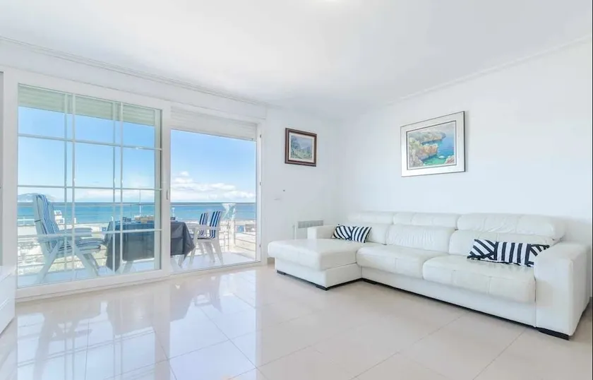 Lovely Modern Apartment Ocean View - Image 1