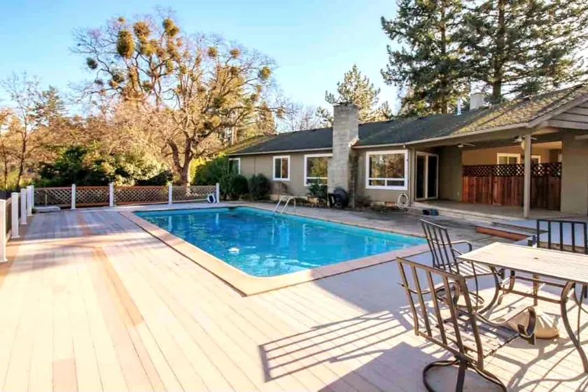 Capital House- Private Getaway with POOL! - Image 1