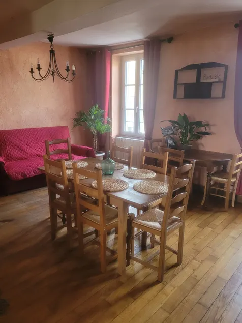 Entire home seasonal rental - Image 1