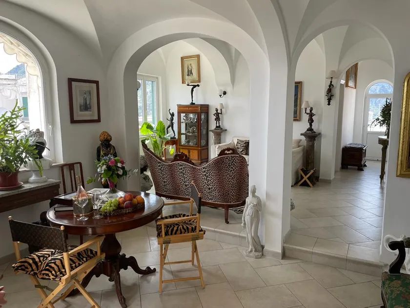 Top Central Suite - Image 1