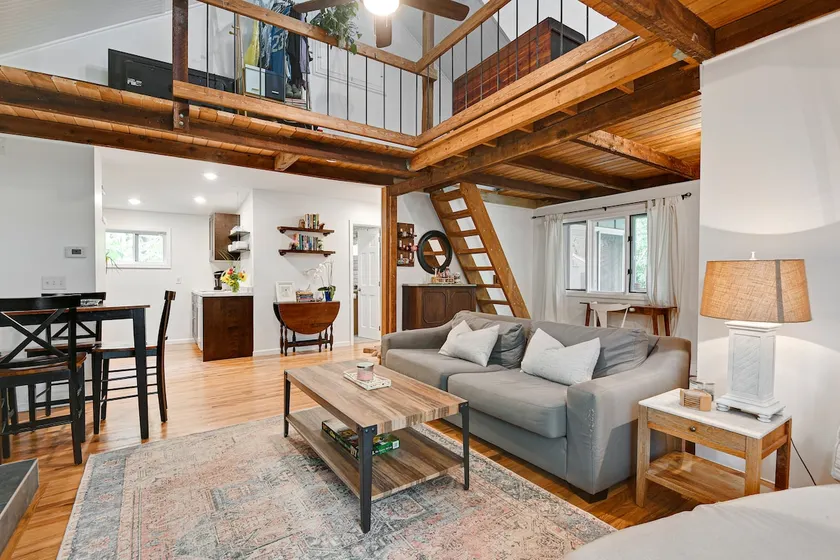 Charming Waldo Reader's Retreat - Image 1