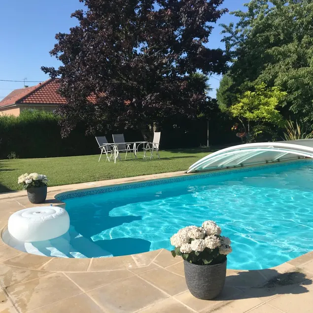 Large pool just for you - Image 1