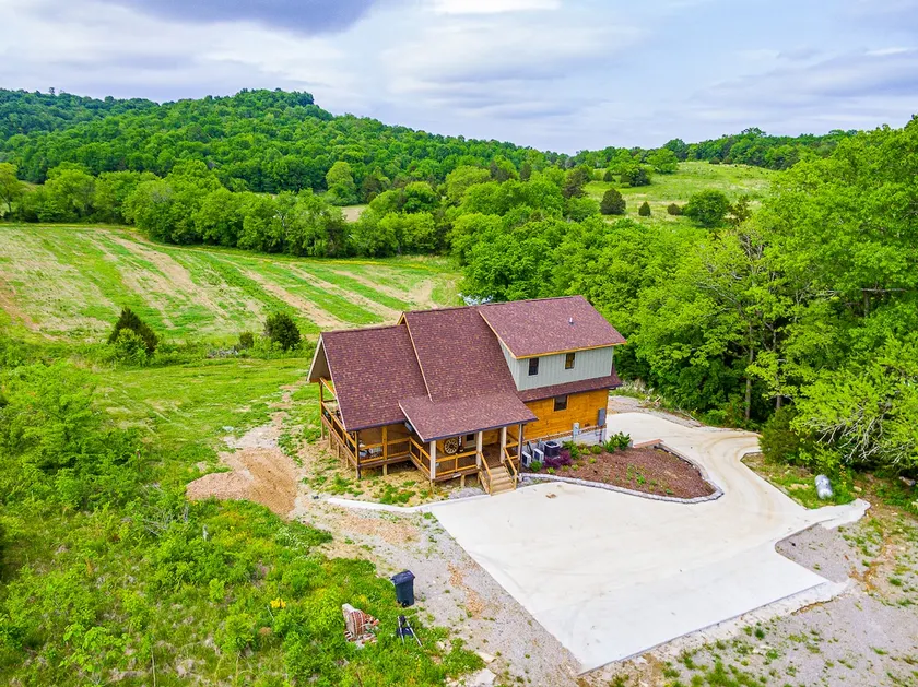 The Circle P Custom Log Cabin in the TN Valley - Image 1