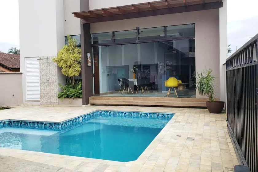 Comfortable townhouse with party area and pool. - Image 1