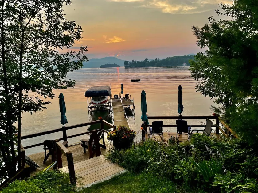 Beautiful large country home on the lake! - Image 1