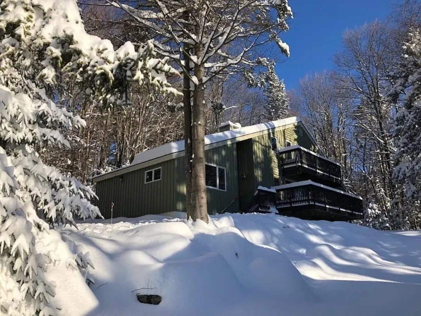 Beautiful year round location! - Image 1