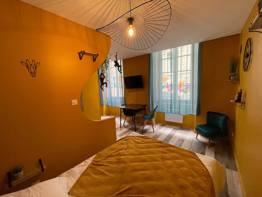 JuNgLe ROOM - Image 1