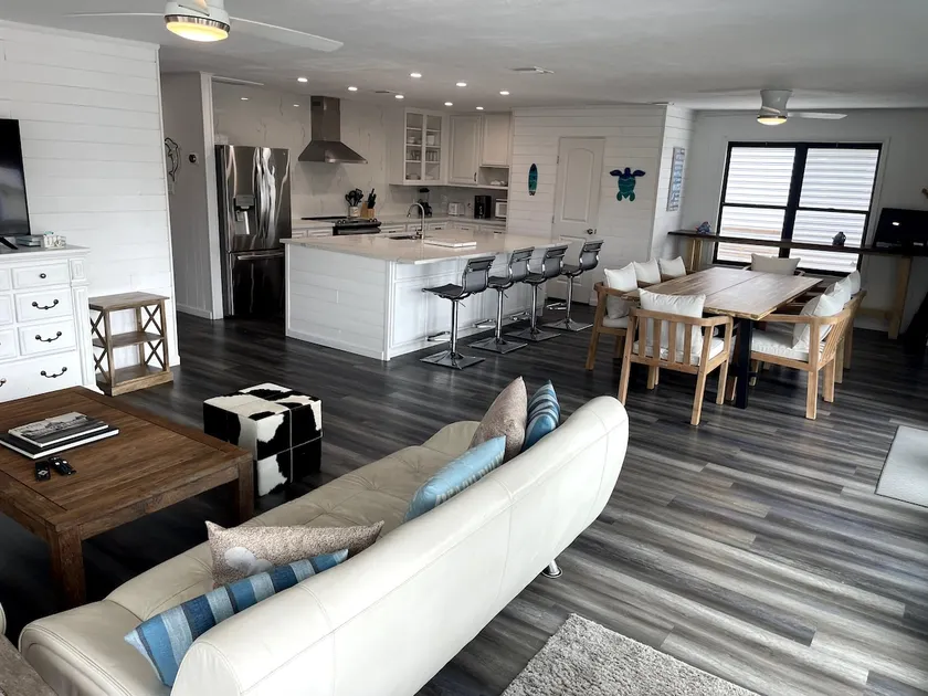 Galveston canal home, HOT TUB AVAILABLE, west-end, GOLF CART included, 12 PEOPLE - Image 1