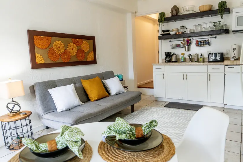 Newly & Cozy 1 Bed & 1 Bath in Vland - 90 days Min - Image 1