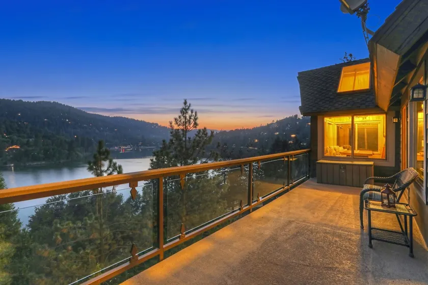 Magical lake house with spectacular views - Image 1