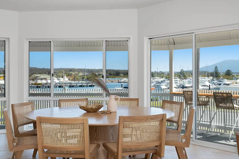 Harbourview House Luxe Apartment - Image 1