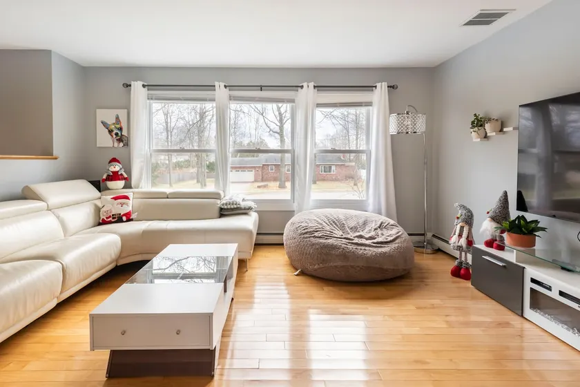 Stunning 3bedroom modern home closed to everything - Image 1