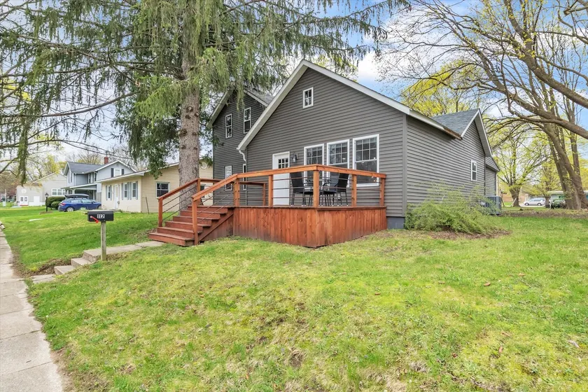 Contemporary, cozy,  hidden gem close to wineries - Image 1