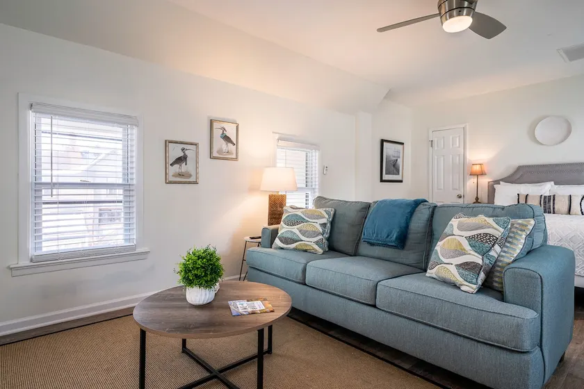Studio Apt close to Park Lighthouse & Lake Ontario - Image 1