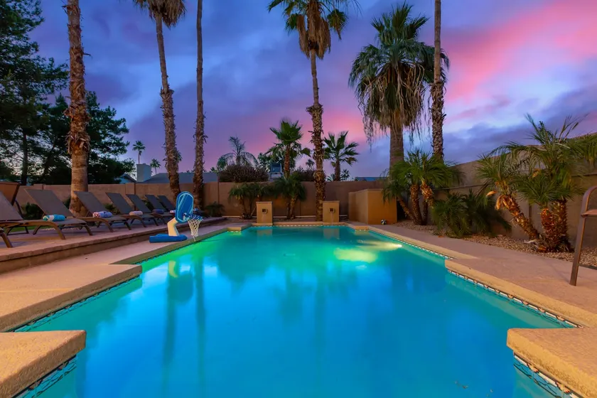 ScottsdaleStays 8BDRM Million+ Home-Pool Spa-Theater-Golf & Bachelor HQ. - Image 1