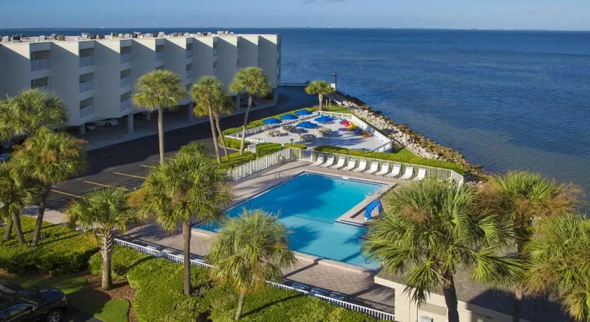 Top Location | 5★ with Sea views & Heated Pool - Image 1