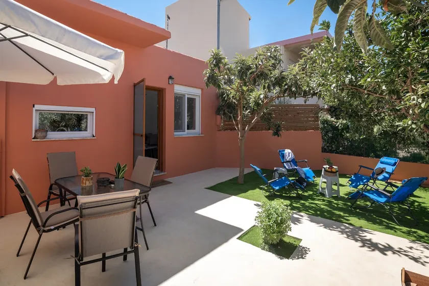 Casa EleMar Villa with Private Yard - Image 1