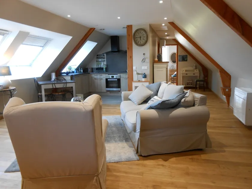 BEAUTIFUL QUIET LOFT near SENS - Image 1